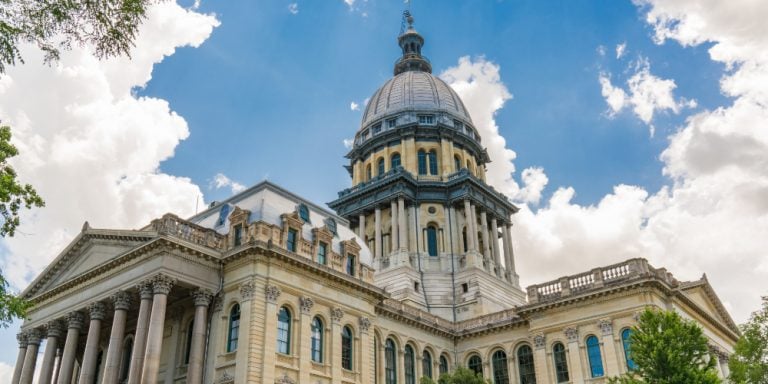 FQZ0VYxN-illinois-cryptocurrency-bill-768x384-1