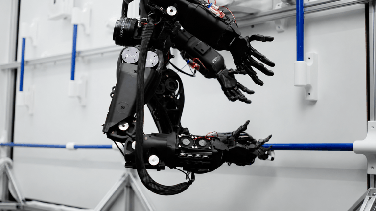 a-four-armed-robot-for-zero-gravity-work-could-save-140000-an-hour-768x432-1