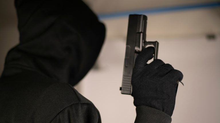 armed-crypto-kidnappers-face-up-to-20-years-after-forcing-8m-digital-asset-transfer-768x432-1