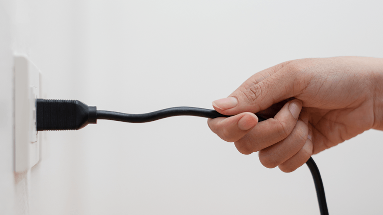 binance-pulls-the-plug-on-bitcoin-mining-after-6-year-run-768x432-1