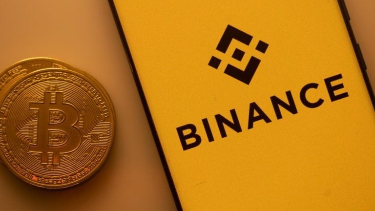 binance-sees-13800-btc-exit-as-bitcoin-price-holds-above-83k-768x432-1