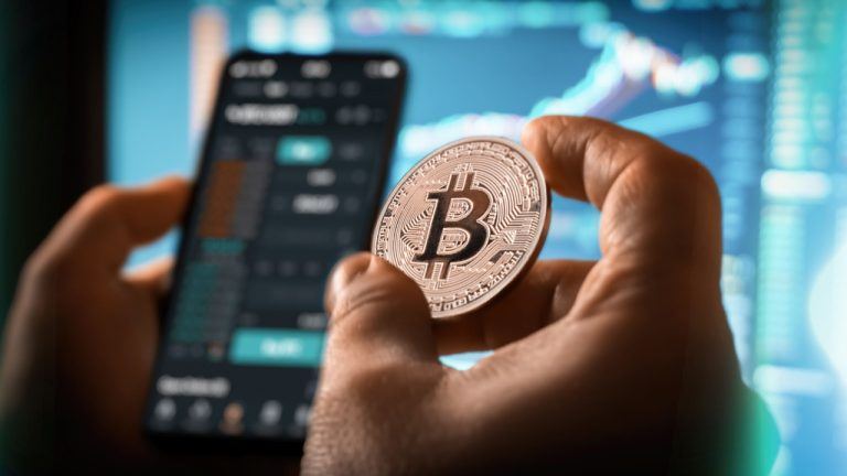 bitcoin-etfs-start-the-week-with-425-million-inflow-768x432-1