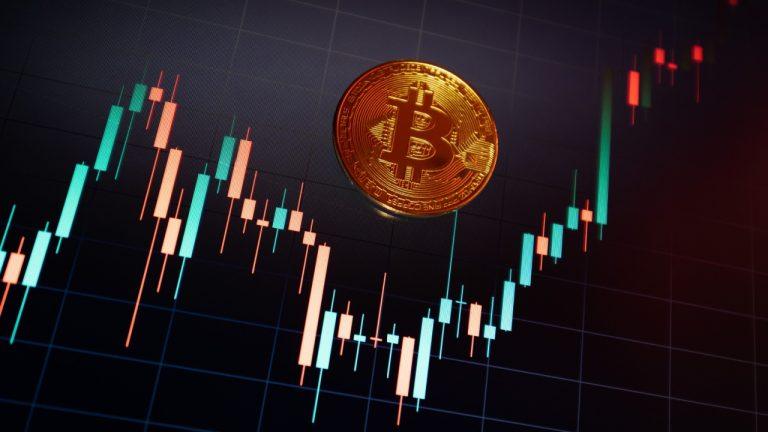 blackrock-powers-bitcoin-etf-gains-despite-big-outflows-from-rivals-768x432-1