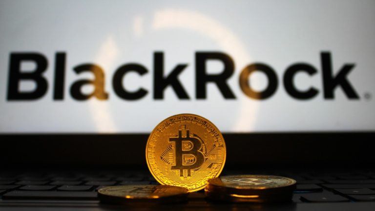 blackrock-pulls-in-204m-as-bitcoin-etfs-finish-the-week-positive-768x432-1