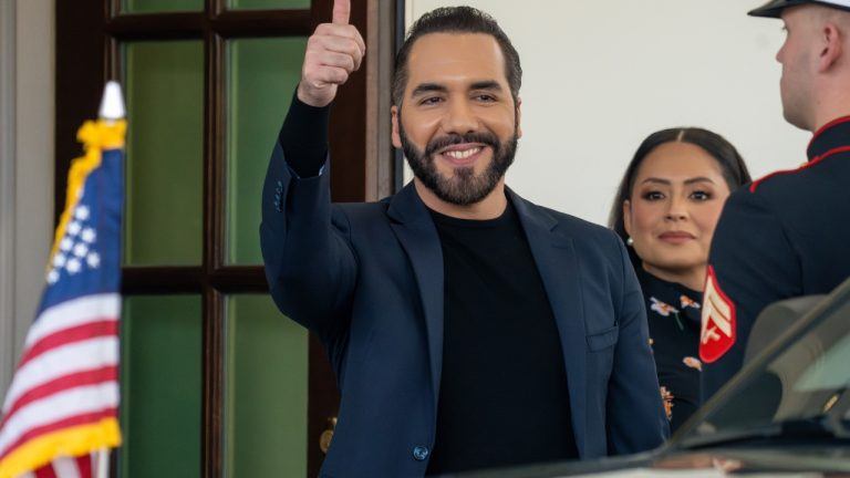 el-salvador-denies-fake-news-as-bitcoin-treasury-hits-7790-768x432-1