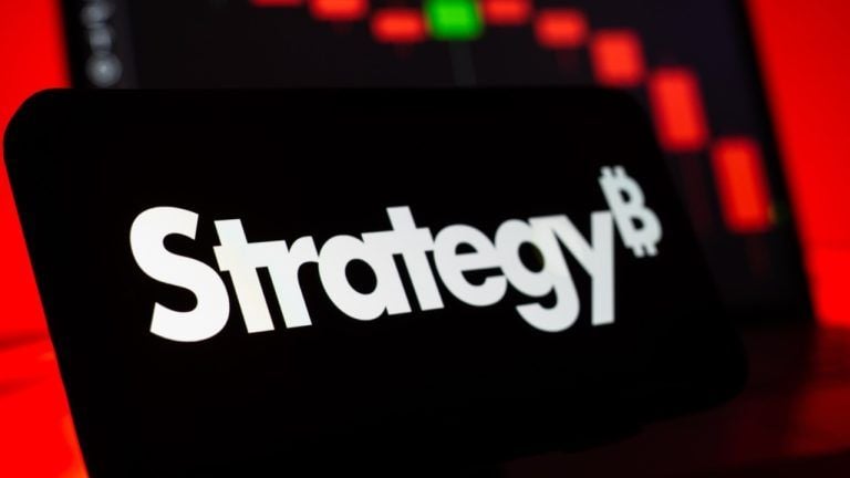 farside-warns-strategys-12-strc-dividend-plan-could-weaken-investor-confidence-768x432-2