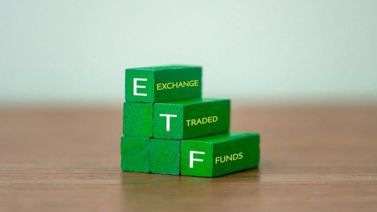 fidelitys-fbtc-leads-222-million-bitcoin-etf-rebound-after-10-days-of-outflows-768x432-1