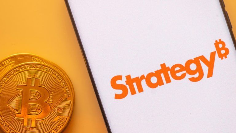 grayscale-strategy-struggles-to-buy-more-btc_nwmk-768x432-1