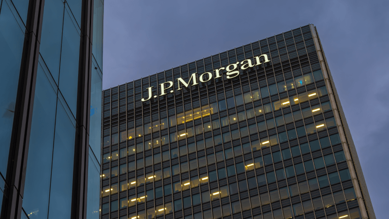 jpmorgan-and-wall-street-giants-block-ai-agents-over-security-fears-768x432-1