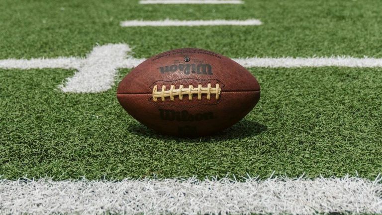 kalshi-beats-the-books-on-nfl-totals-loses-to-fanduel-on-moneylines-768x432-1