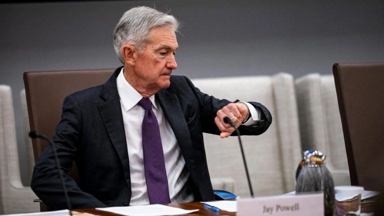 powell-holds-rates-but-two-colleagues-dissent-768x432-1