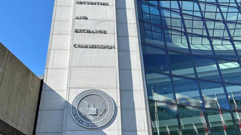 sec-chair-says-most-crypto-tokens-are-not-securities-768x432-1