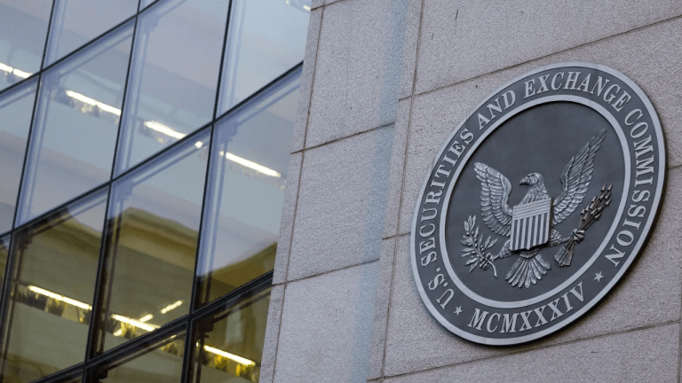 sec-cracks-open-the-door-for-wall-street-stocks-to-trade-onchain-768x432-1