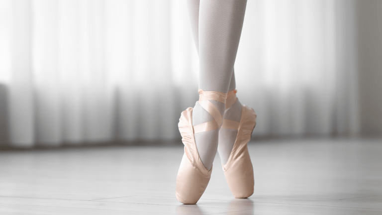 she-trained-to-be-a-ballerina-in-brazil-at-30-shes-the-worlds-youngest-self-made-female-billionaire-768x432-1