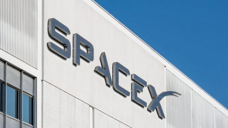 spacex-building-768x432-2