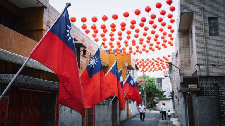 taiwan-blocks-coinbase-and-kalshi-over-bets-on-its-november-elections-768x432-1