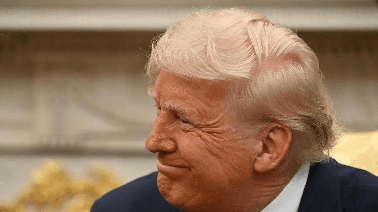 trump-opens-bitcoin-door-as-us-debt-blows-past-40-trillion-768x432-2
